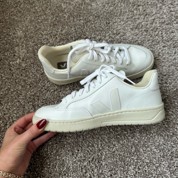 Veja Women’s V-12 Sneakers in Extra White - Picture 7 of 11